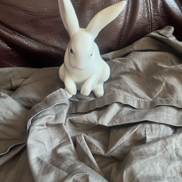 Lladro Bunny Rabbit Porcelain Figurine #5907 (Hippity Hop). Hand made made in - Picture 5 of 5